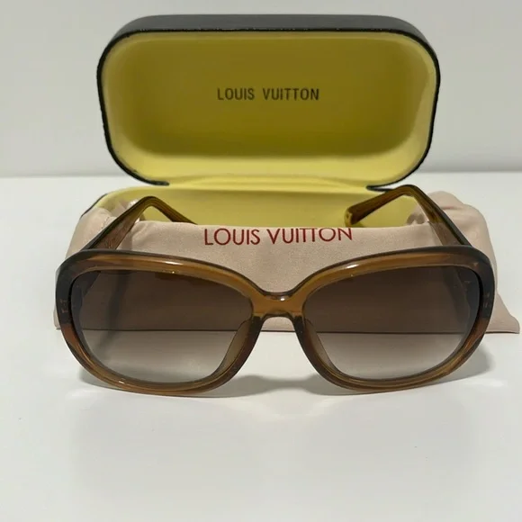 Louis Vuitton 'Obsession GM' Glitter Honey sunglasses. - Picture 1 of 8